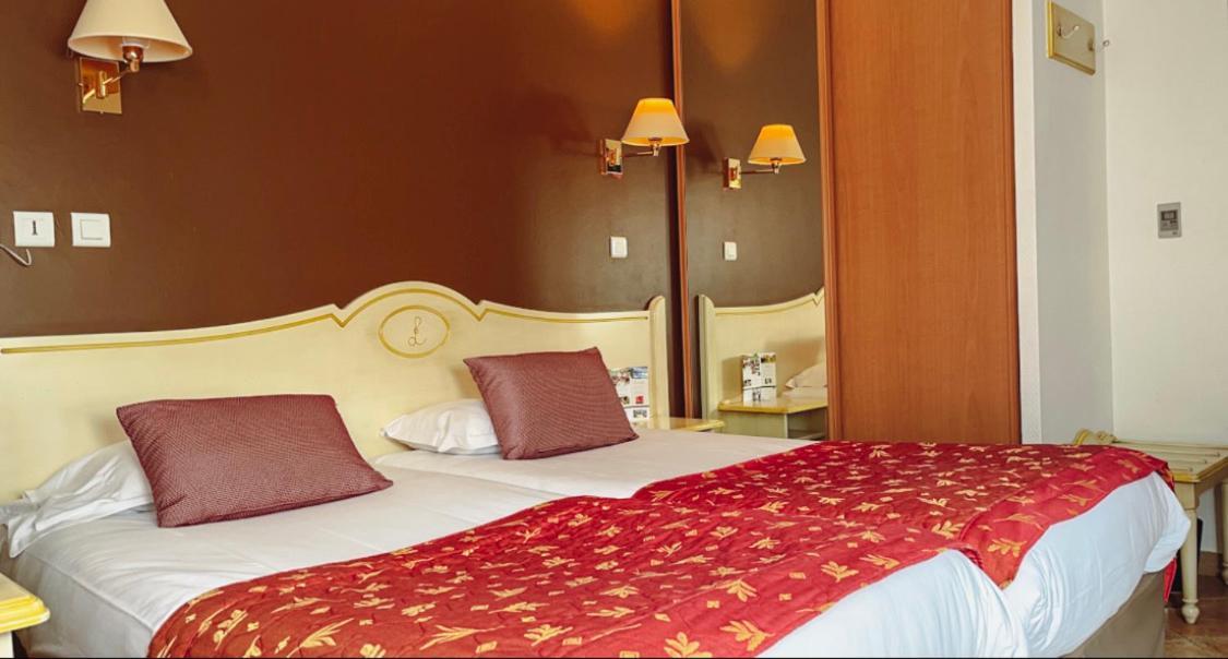 Logis Hotel & Restaurant L'Etape Bouc Bel Air - Gardanne Екстер'єр фото