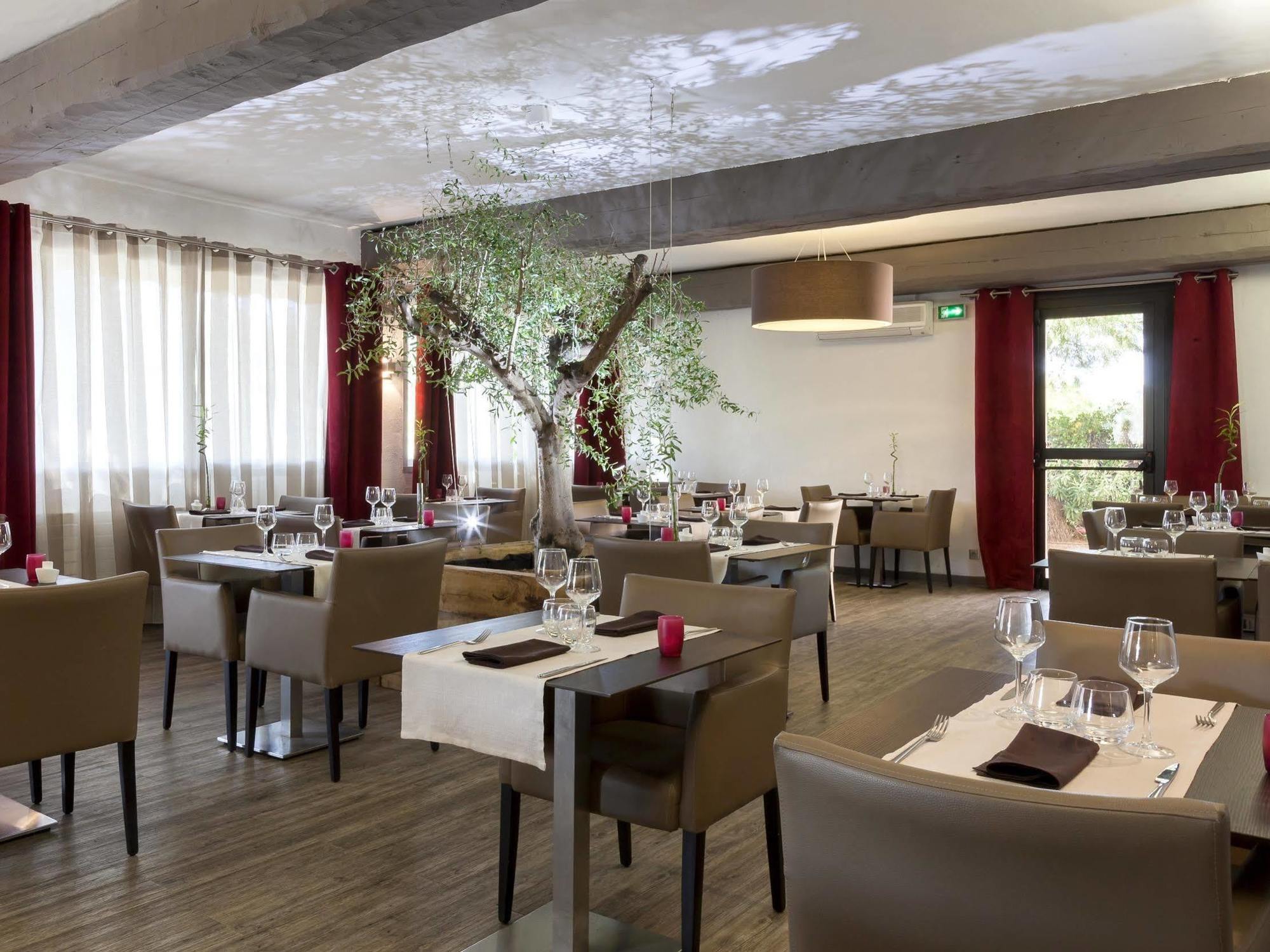Logis Hotel & Restaurant L'Etape Bouc Bel Air - Gardanne Екстер'єр фото