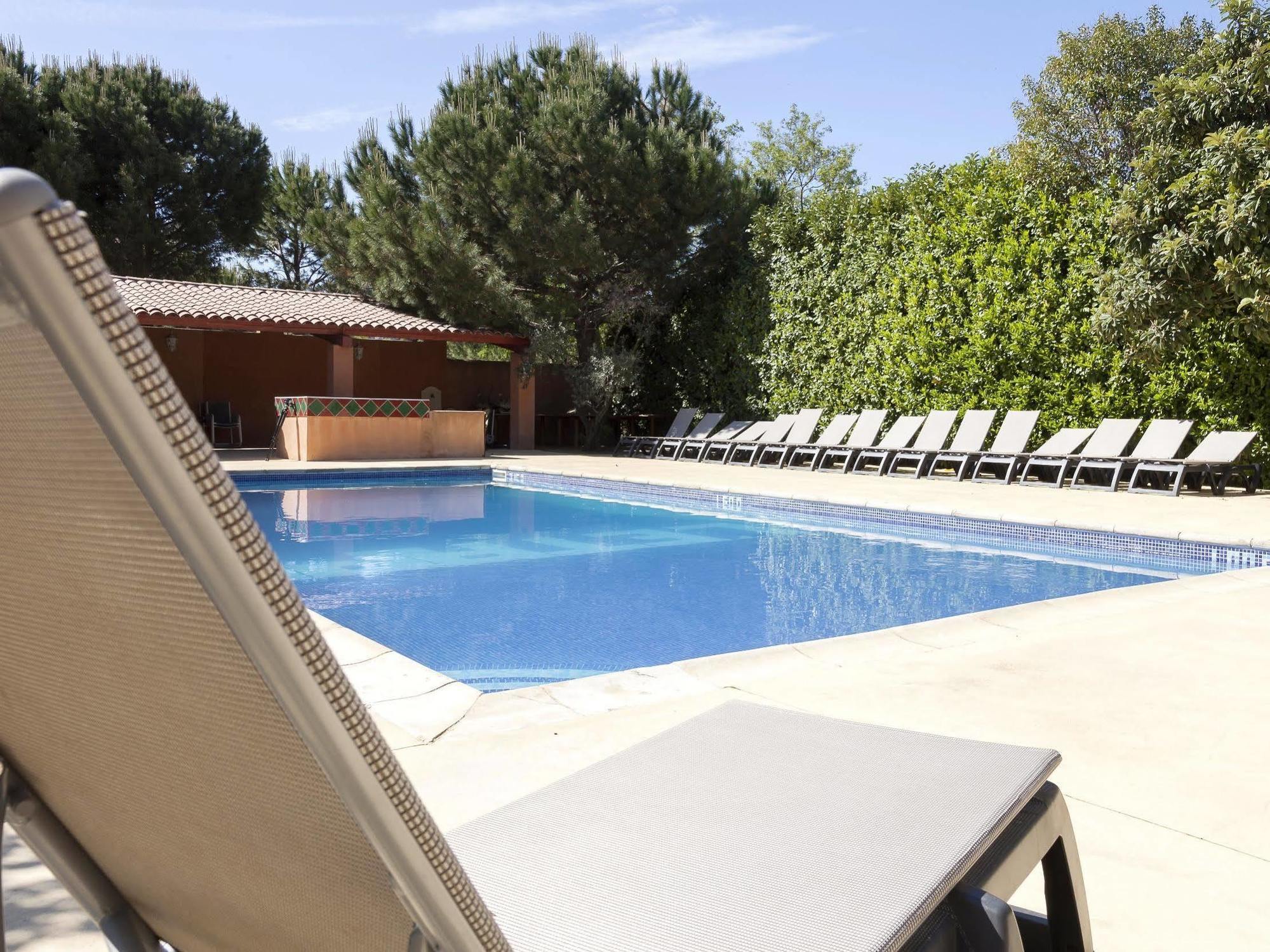 Logis Hotel & Restaurant L'Etape Bouc Bel Air - Gardanne Екстер'єр фото
