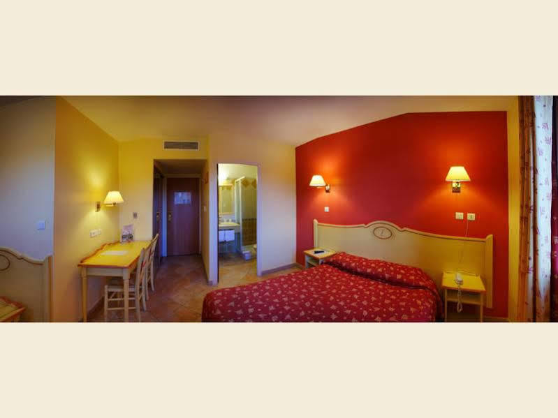 Logis Hotel & Restaurant L'Etape Bouc Bel Air - Gardanne Екстер'єр фото